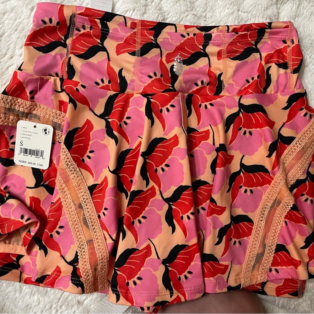 Small free people skort